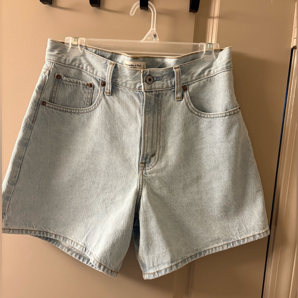 Abercrombie Loose Short High Rise
